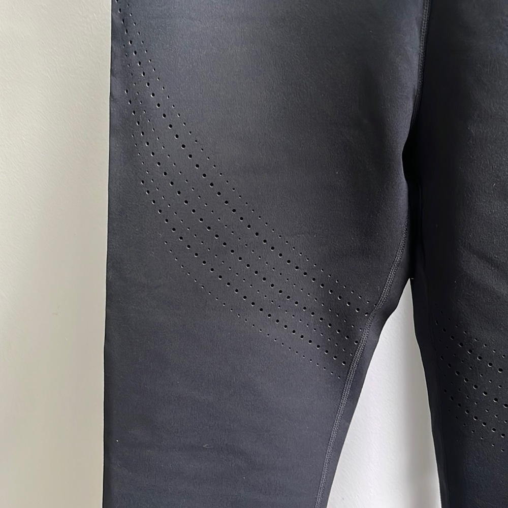 Fabletics Capri leggings